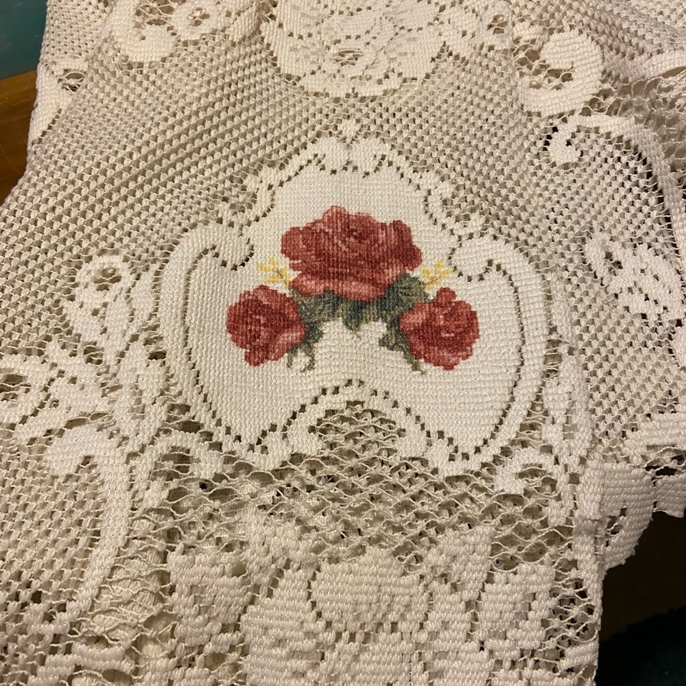 Floral Lace Mantel Scarf/Table Runner